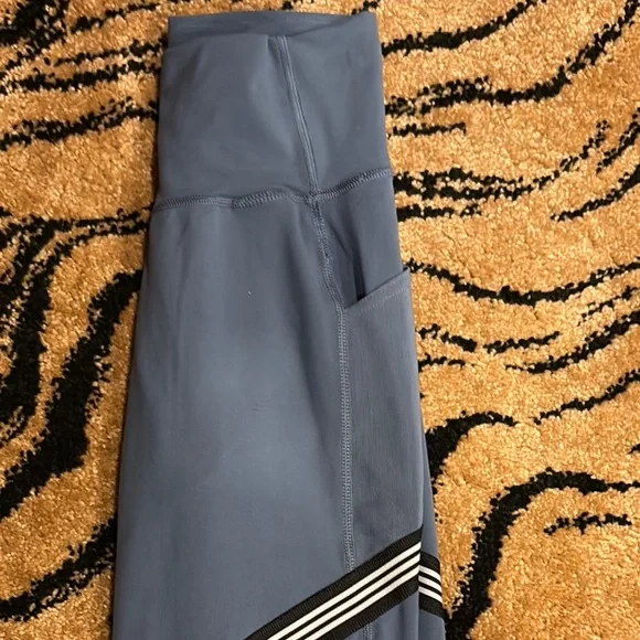 Adidas Climalite High Waisted Blue Striped Leggings - S - Picture 6 of 6